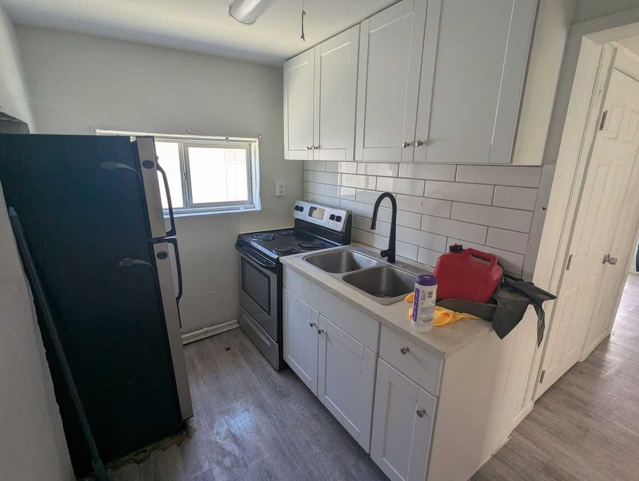102 E. Hatcher Rd. (CB) - Photo 4 of 31