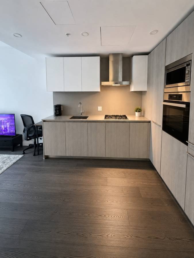 4932 Cambie Street - Photo 7 of 15