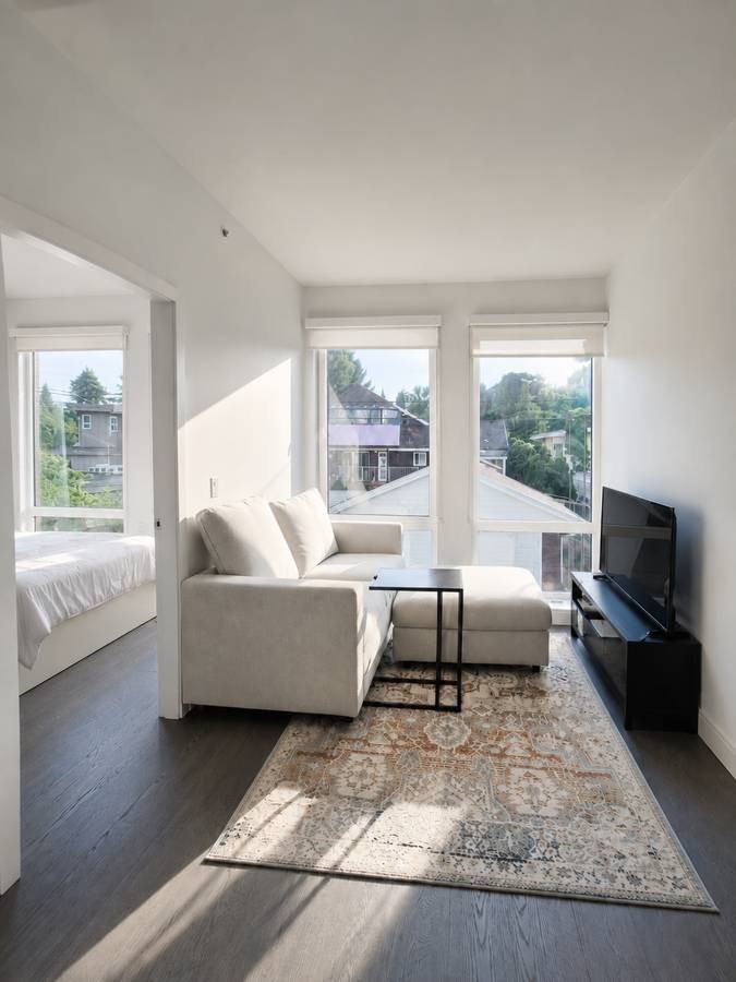 4932 Cambie Street - Photo 3 of 15