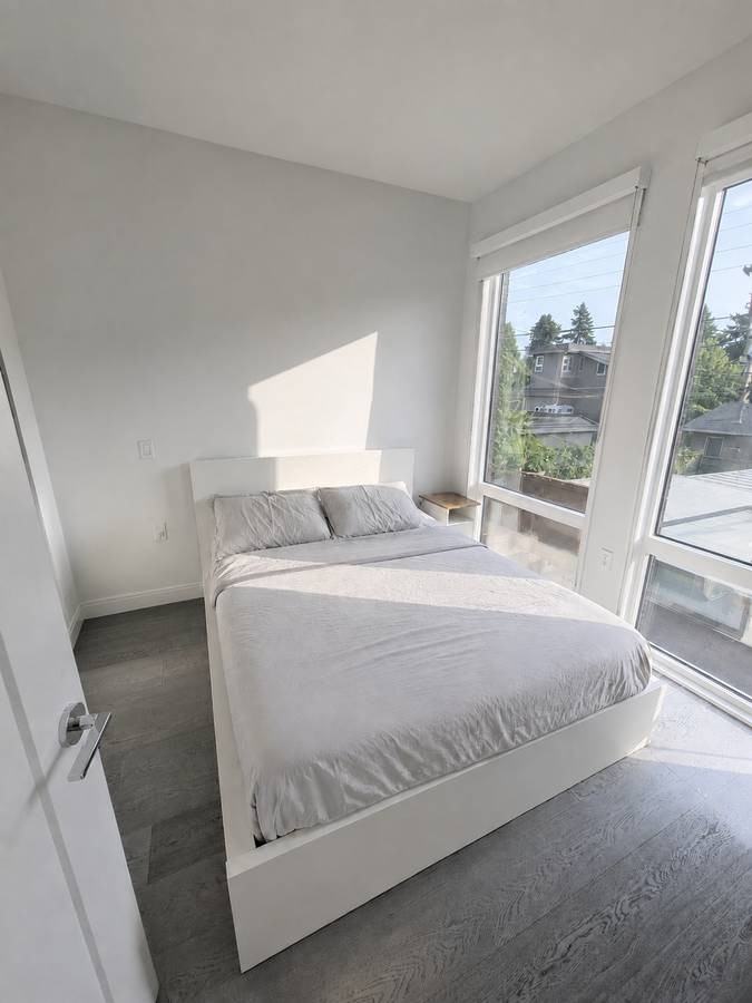 4932 Cambie Street - Photo 4 of 15