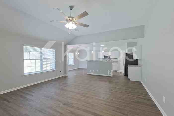 112 Live Oak Dr - Photo 4 of 25