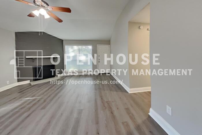 29118 Stapleford St - Photo 4 of 20
