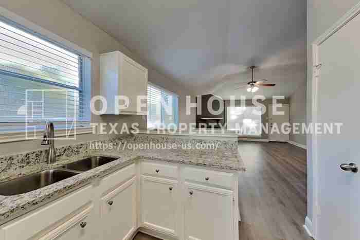 29118 Stapleford St - Photo 7 of 20