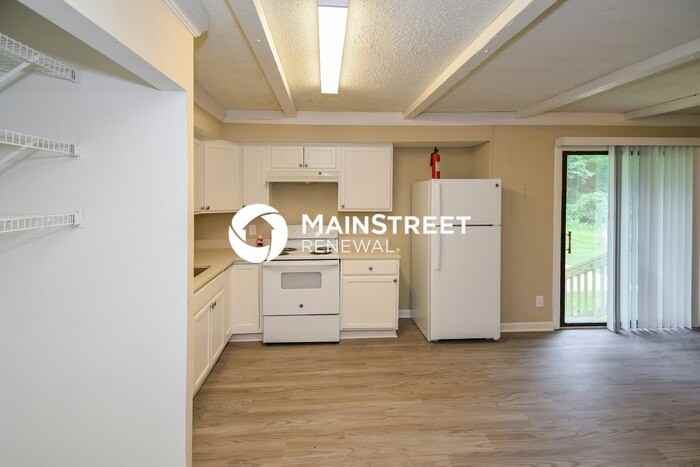 5084 Oak Leaf Cir - Photo 4 of 16