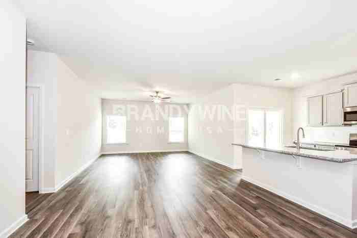 588 Glenmanor Dr - Photo 6 of 42