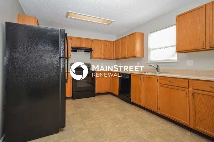 2265 Shadowbrook Dr - Photo 6 of 17