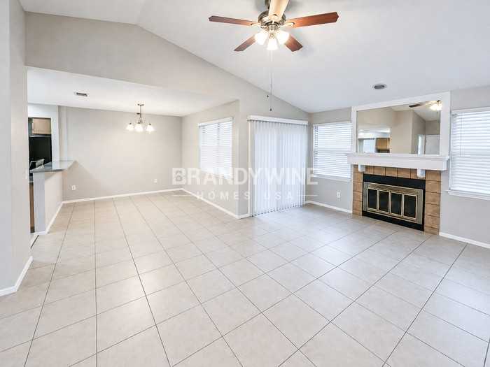 5165 Thoroughbred Blvd - Photo 4 of 25