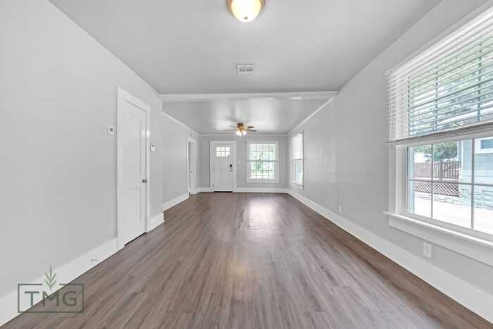 2620 E 7th St - Photo 7 of 28