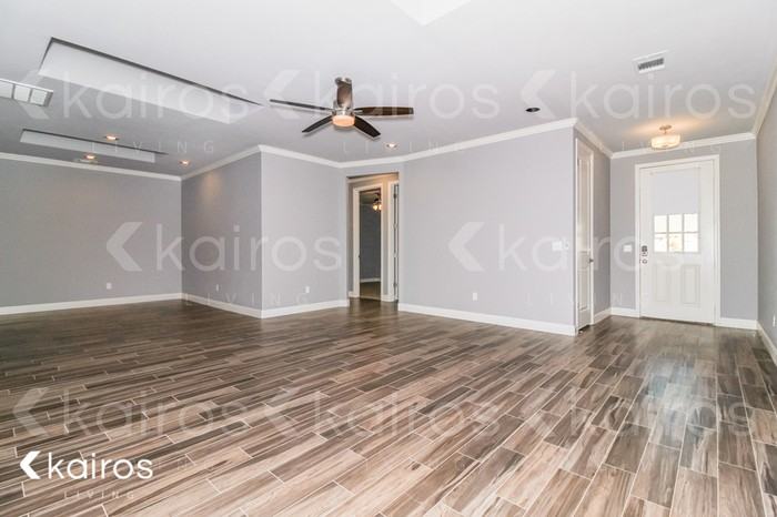 7314 Mosley St - Photo 2 of 18