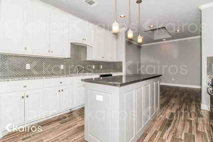 7314 Mosley St - Photo 5 of 18