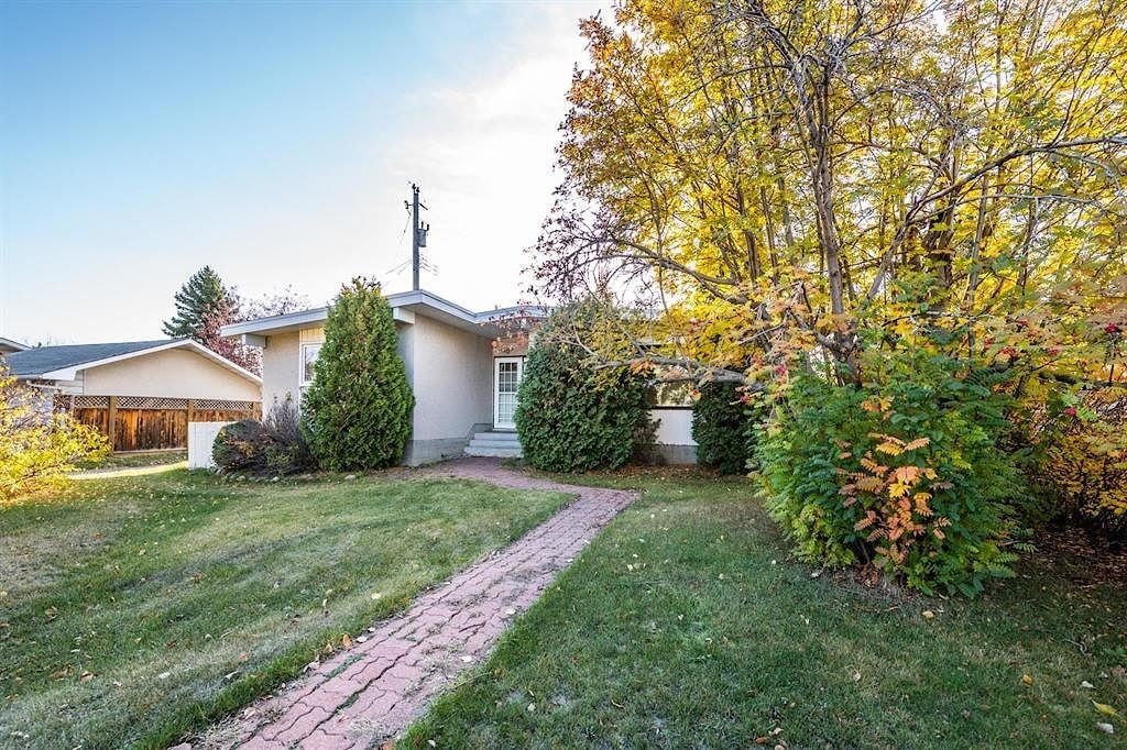 11311 46 Ave Nw - Photo 2 of 24