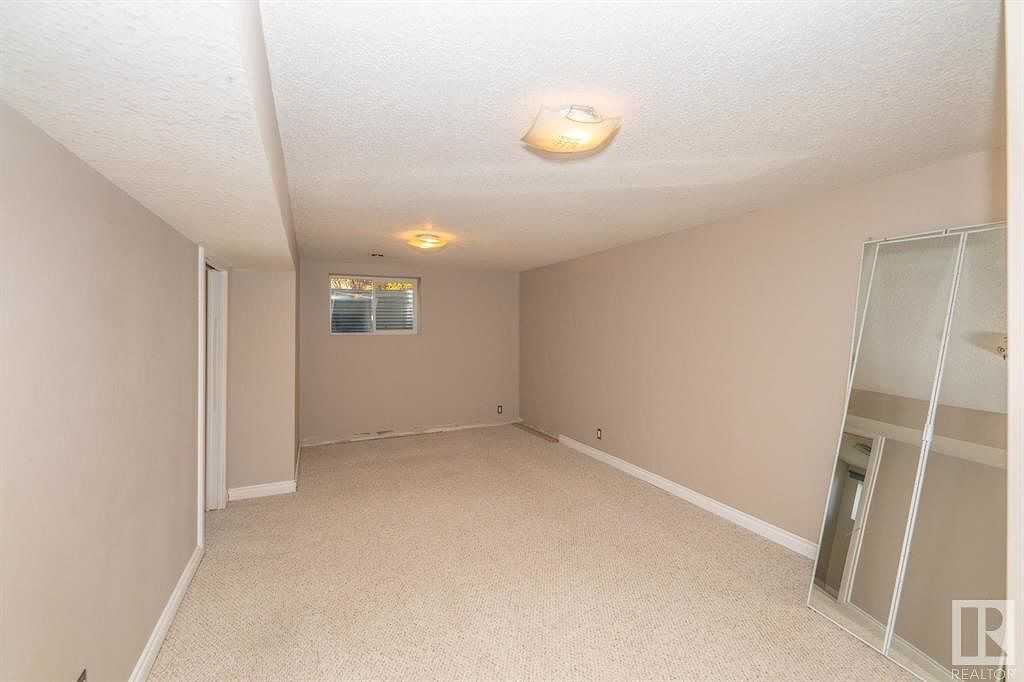 11311 46 Ave Nw - Photo 7 of 24