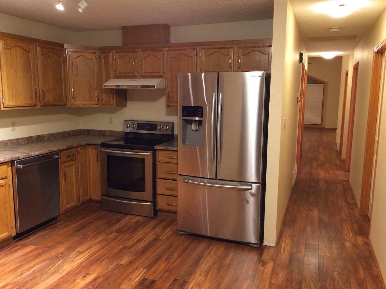 10435 67 Ave Nw - Photo 4 of 12