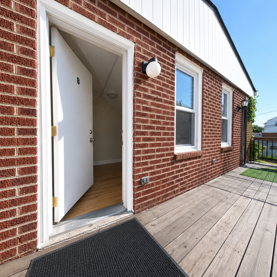 800 North Street #C - Photo 2 of 7