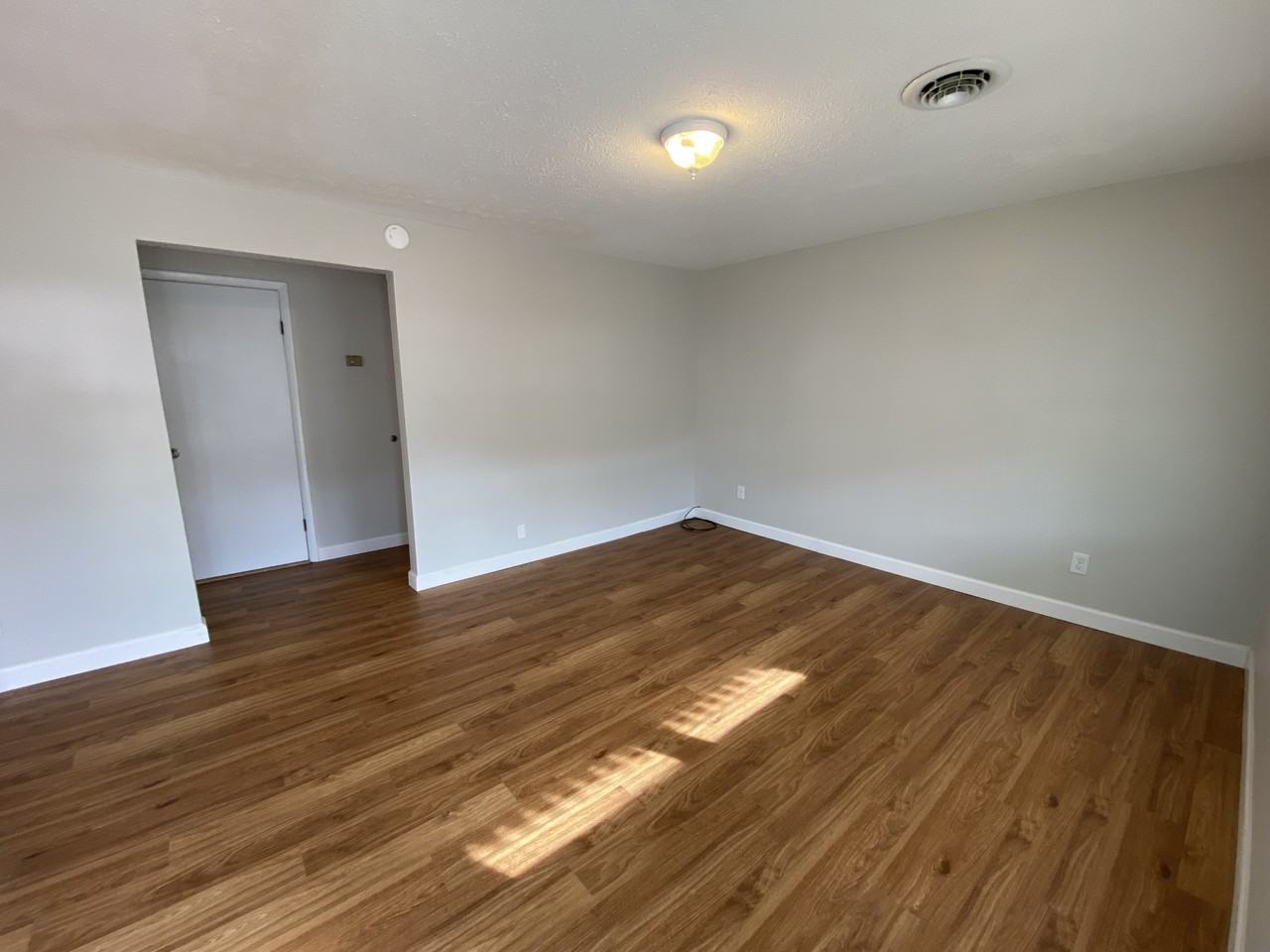 1239R Mcclung Ave #1 - Photo 2 of 10
