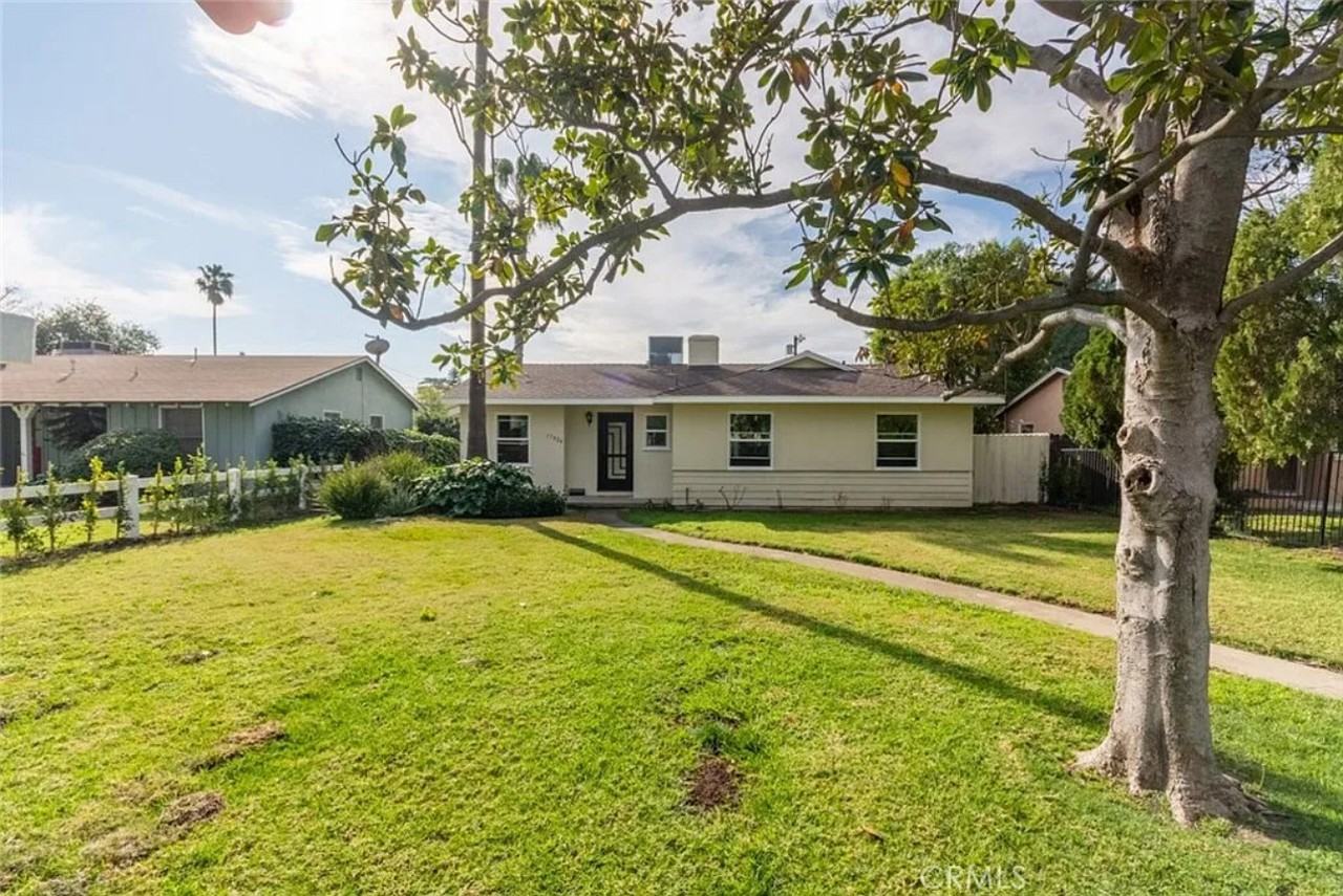 17024 Sherman Way #NA - Photo 2 of 10