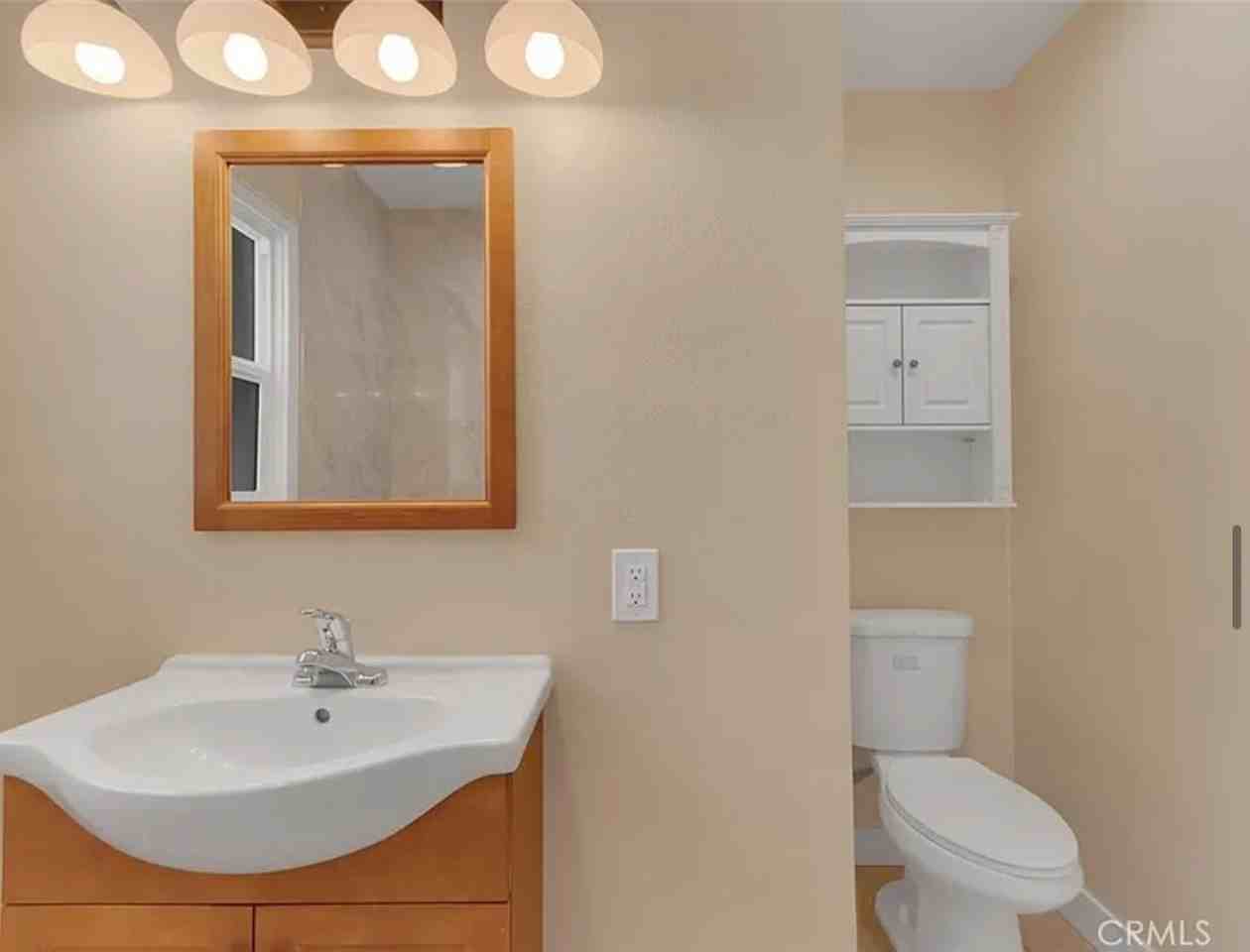 17024 Sherman Way #NA - Photo 6 of 10