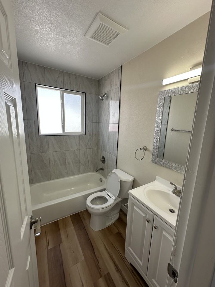 153 S 18th Ave #6 - Photo 6 of 6