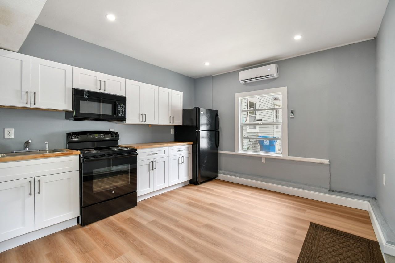 1616 13th St S #A - Photo 5 of 11