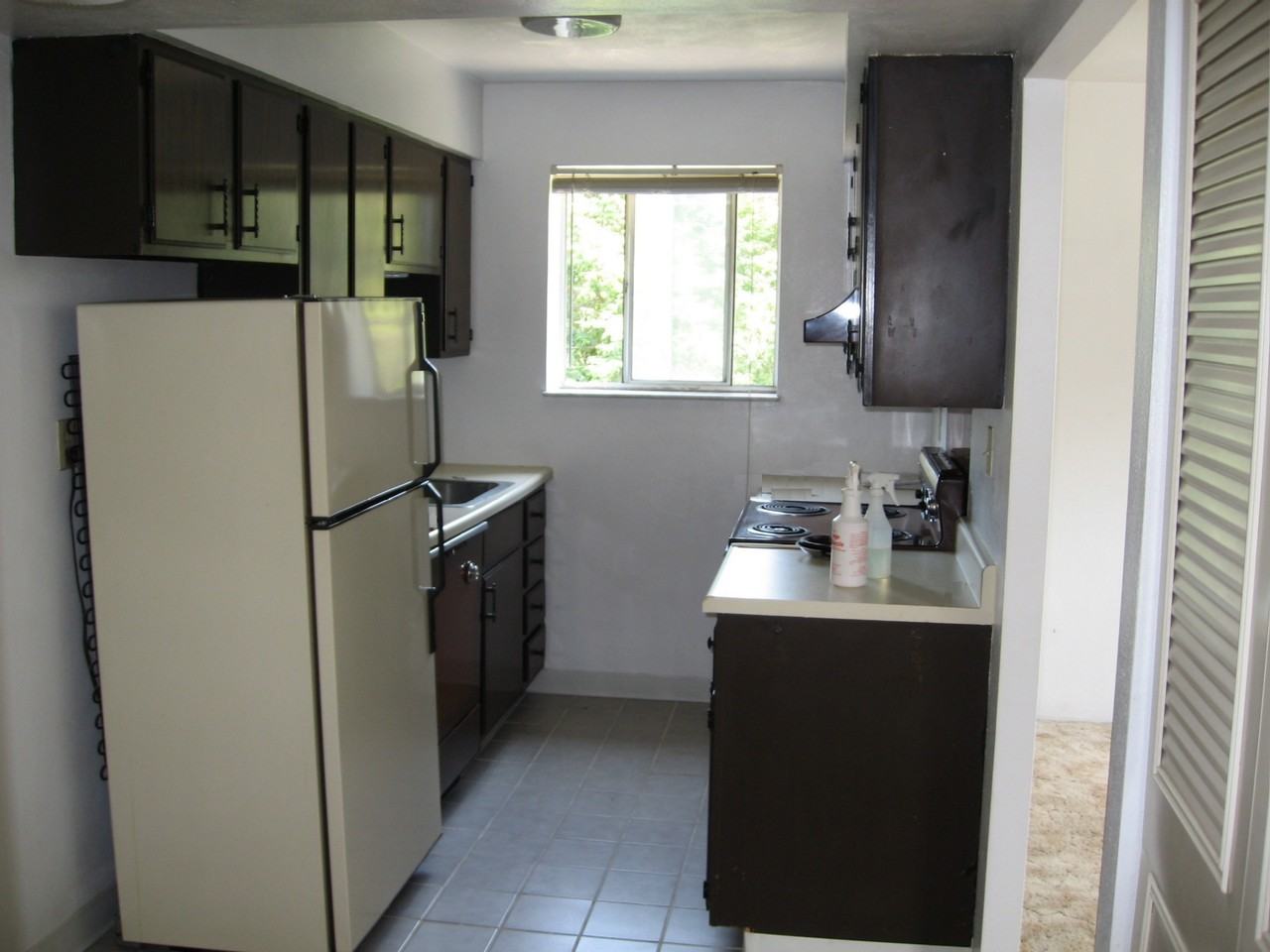 900 Park Ave #24 - Photo 4 of 10