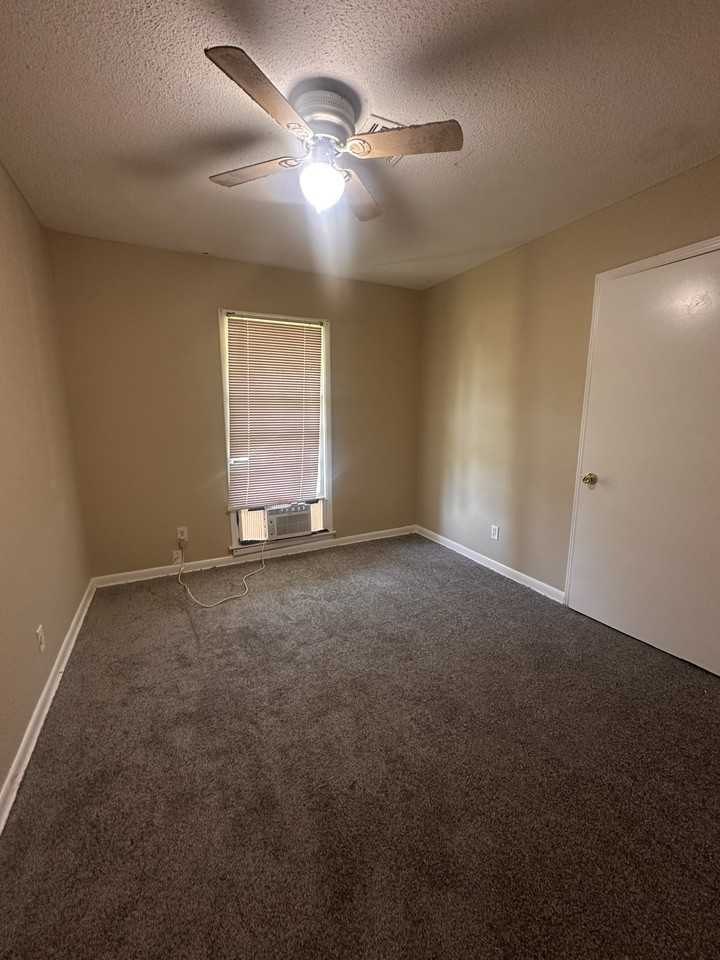 4031 Davenport Dr #NA - Photo 4 of 7