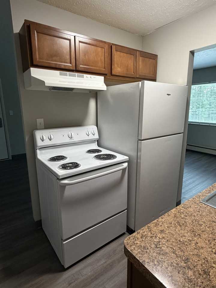170 Spaulding Dr - Photo 2 of 6