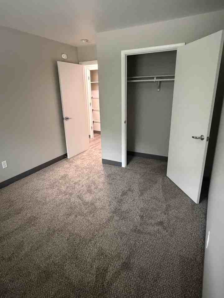 170 Spaulding Dr - Photo 3 of 6