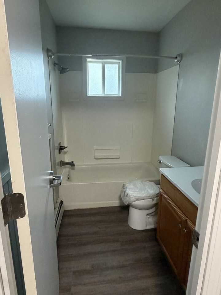 170 Spaulding Dr - Photo 4 of 6