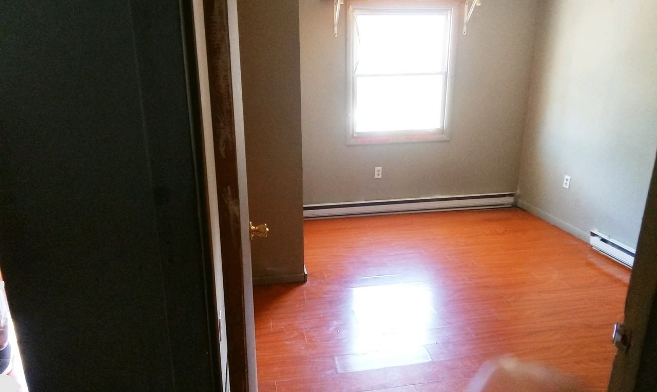 264 Laurel St #1 - Photo 2 of 5