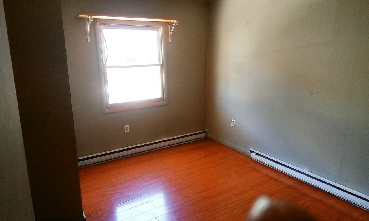 264 Laurel St #1 - Photo 5 of 5