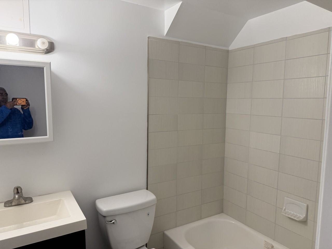 1237 Alabama Ave Se #A - Photo 2 of 7