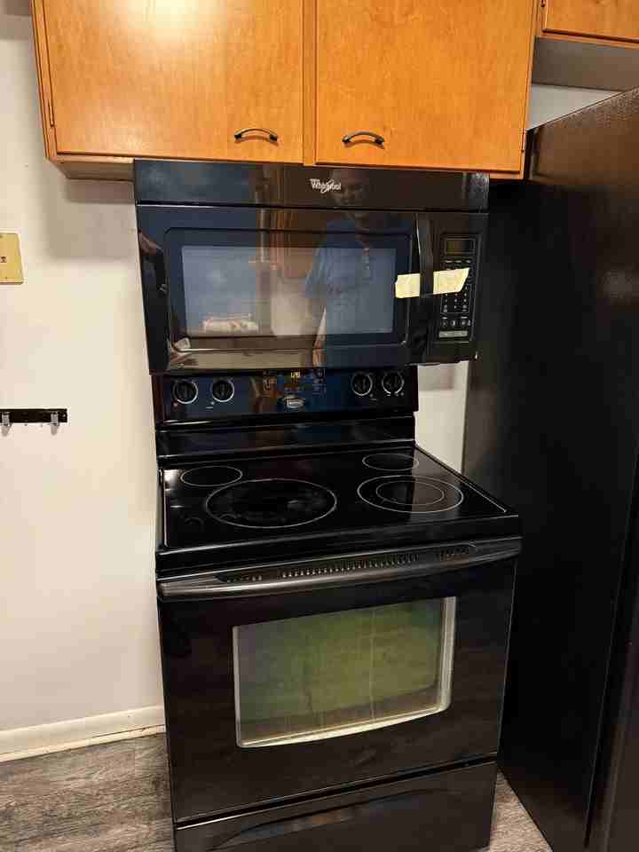 1704 Monterey Ct #NA - Photo 6 of 7