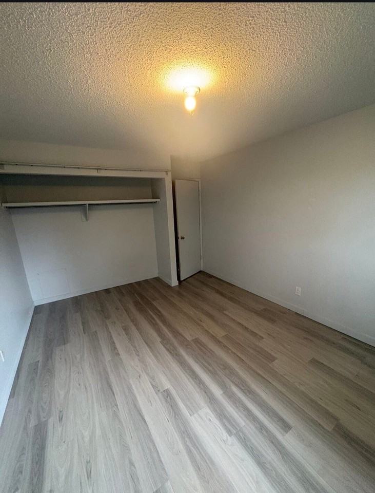 9408 149 St Nw - Photo 3 of 13