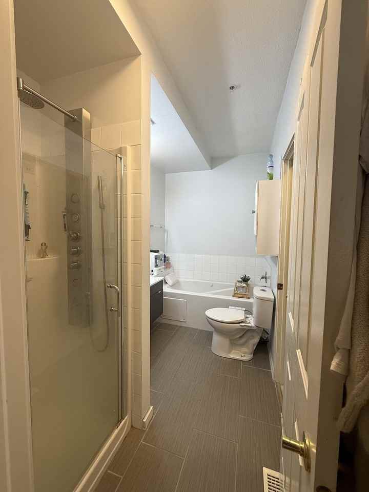 10711 - 10711 83 Ave Nw - Photo 6 of 9