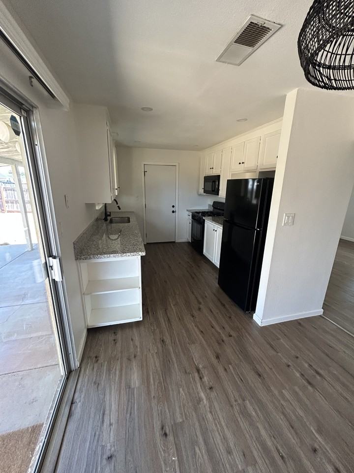 1505 Mabelle Way #NA - Photo 3 of 10
