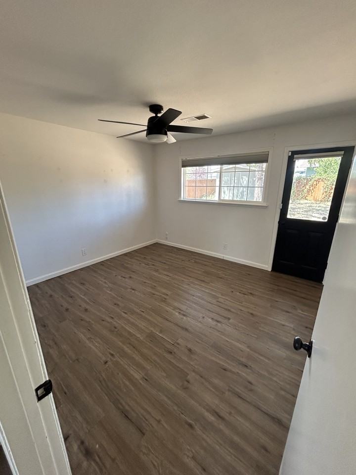 1505 Mabelle Way #NA - Photo 5 of 10