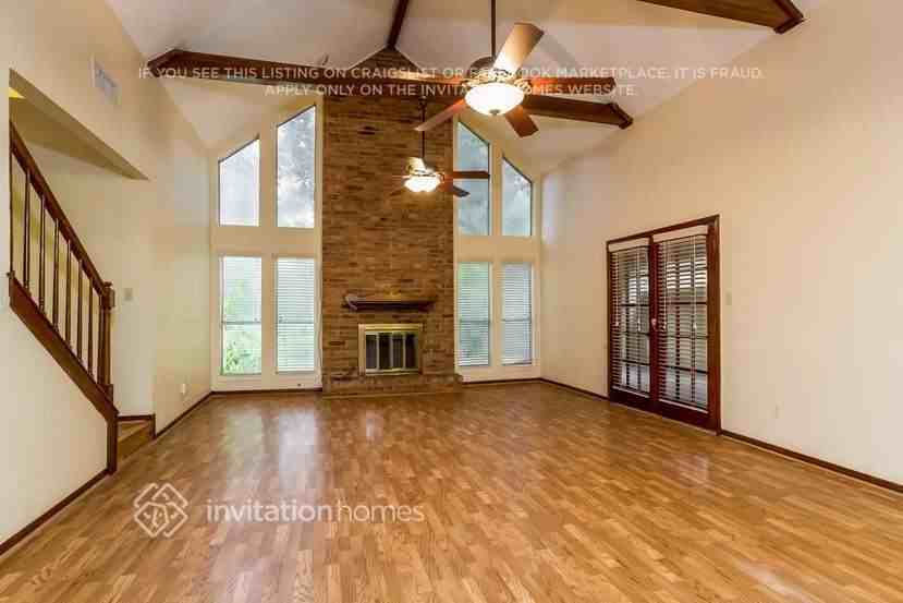 18015 Tall Cypress Dr - Photo 3 of 28