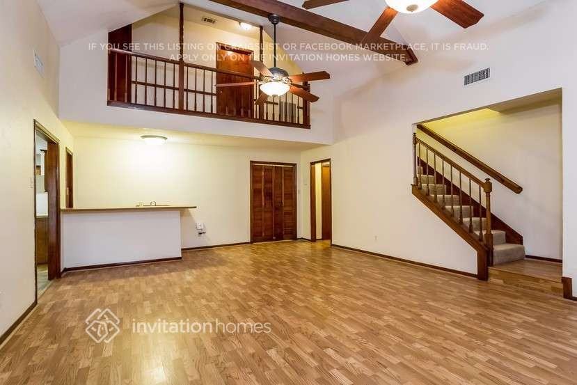 18015 Tall Cypress Dr - Photo 4 of 28