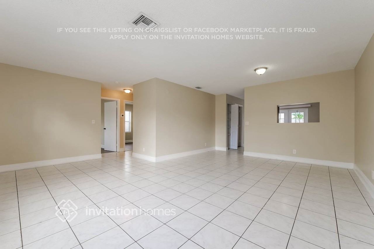 5431 Twin Oakes Rd - Photo 5 of 17