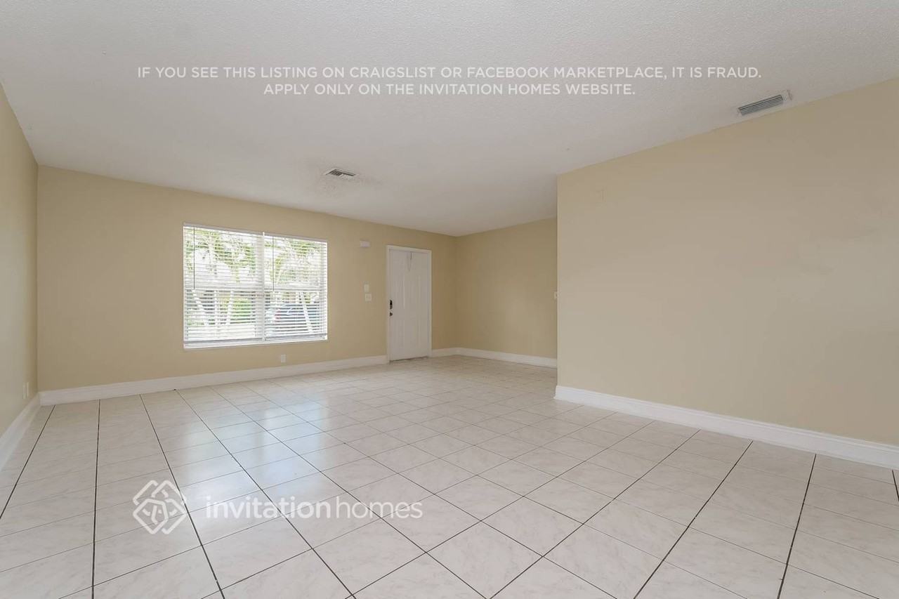 5431 Twin Oakes Rd - Photo 6 of 17