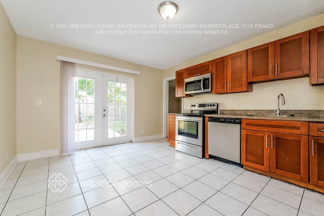 5431 Twin Oakes Rd - Photo 7 of 17