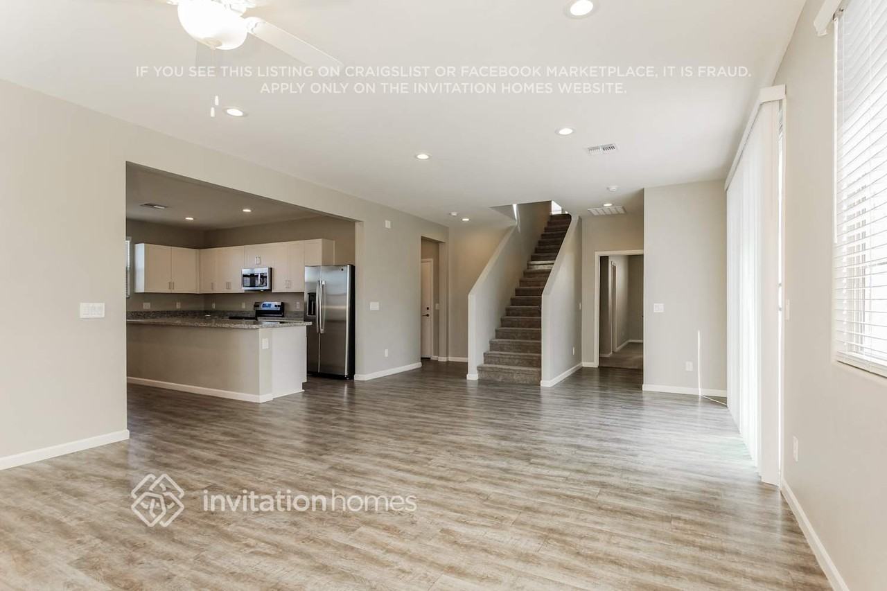 5005 N 189th Dr - Photo 6 of 26