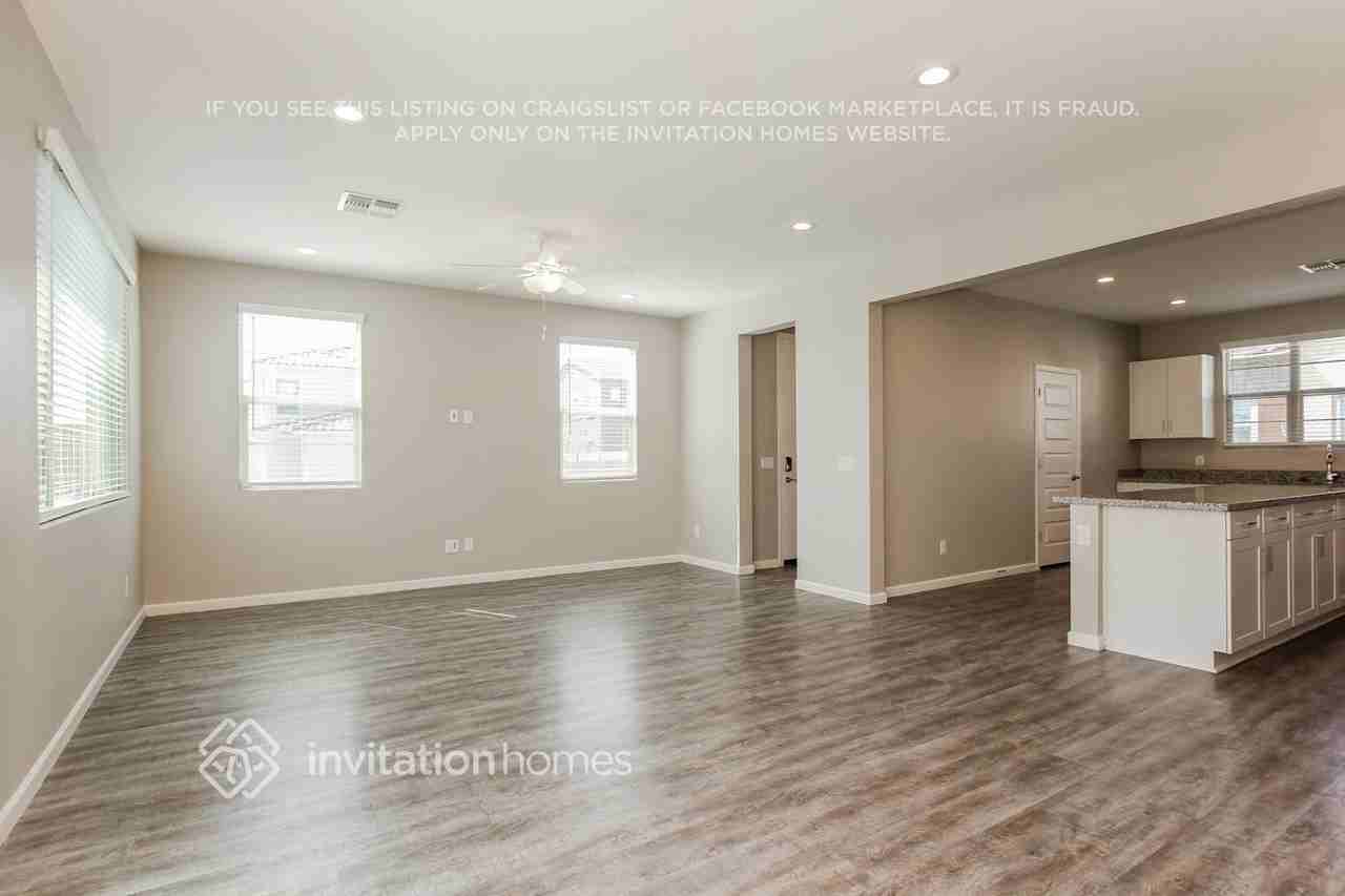 5005 N 189th Dr - Photo 7 of 26