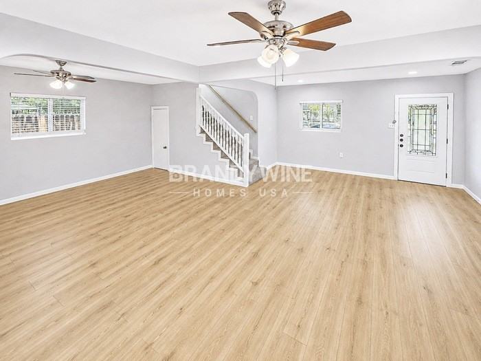 421 Se 13th St - Photo 5 of 30