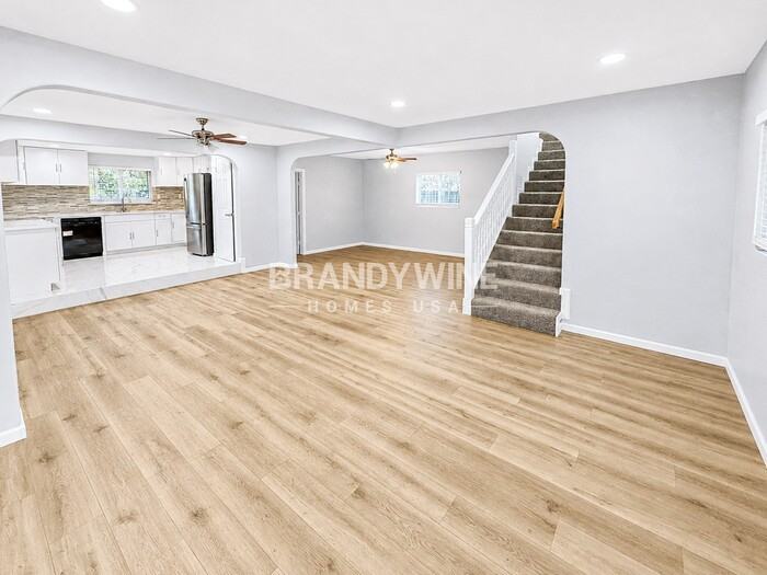 421 Se 13th St - Photo 6 of 30