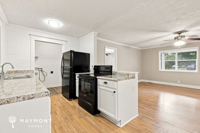 4315 Bonneville Dr - Photo 6 of 14