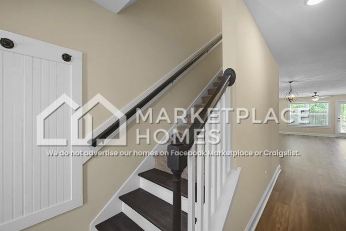 140 Downsbury Rd - Photo 5 of 34