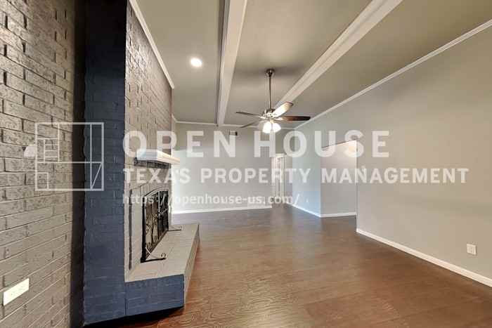 1733 Brighton Dr - Photo 4 of 29
