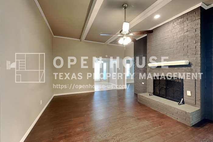 1733 Brighton Dr - Photo 5 of 29