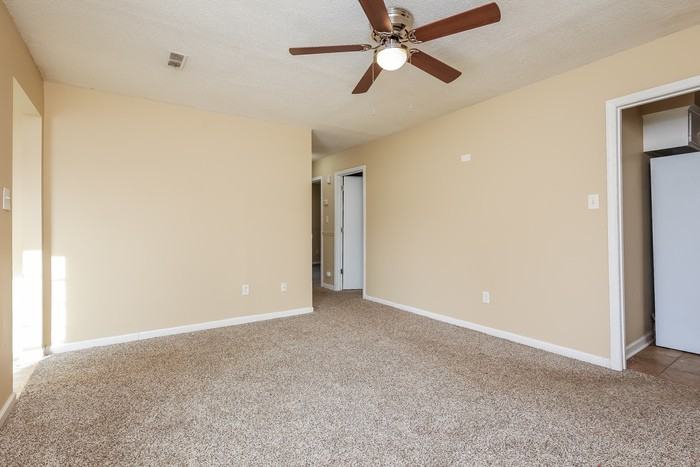 7610 Chippendale Rd - Photo 4 of 9